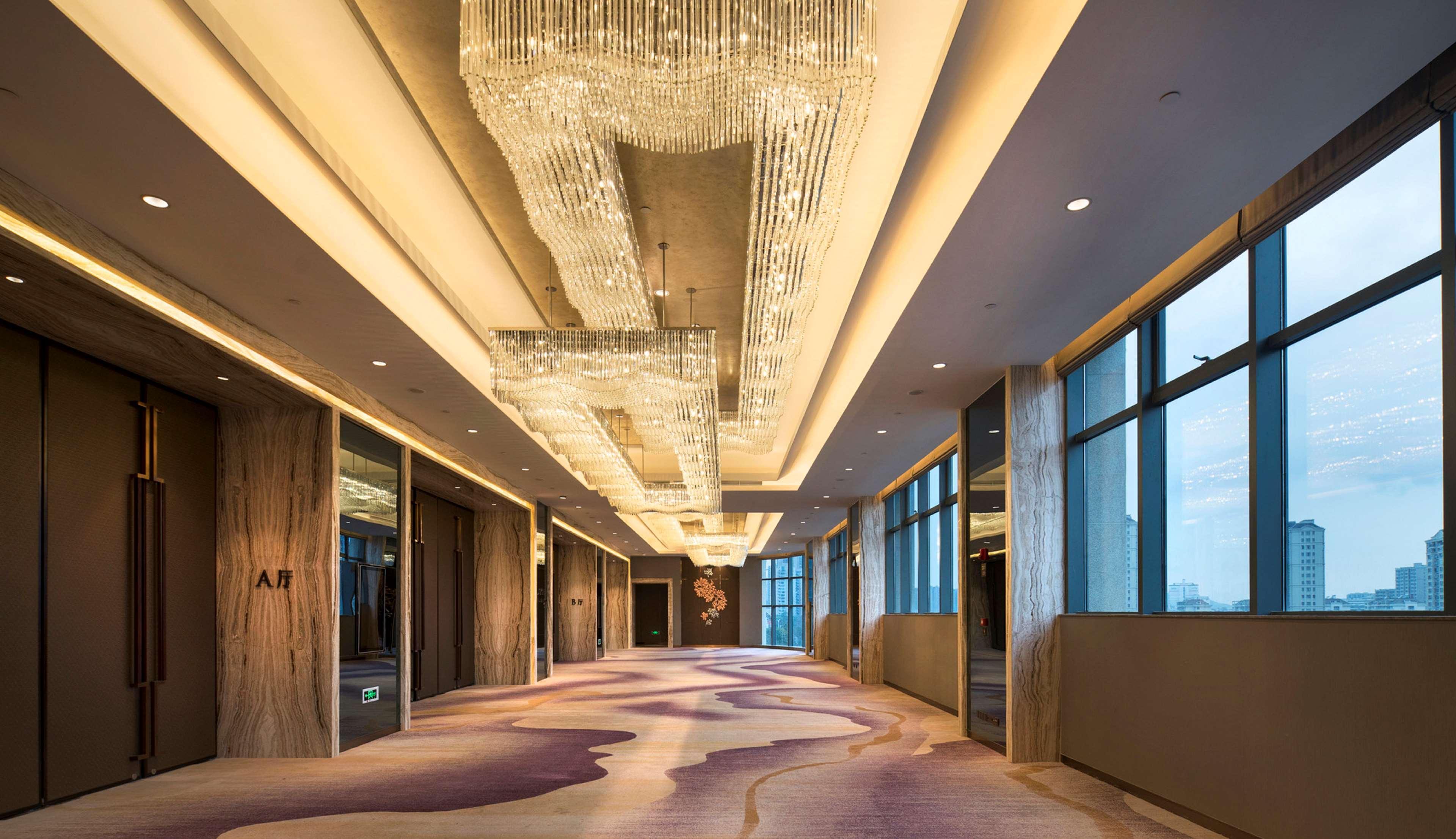 Отель Doubletree By Hilton Ningbo - Chunxiao Экстерьер фото