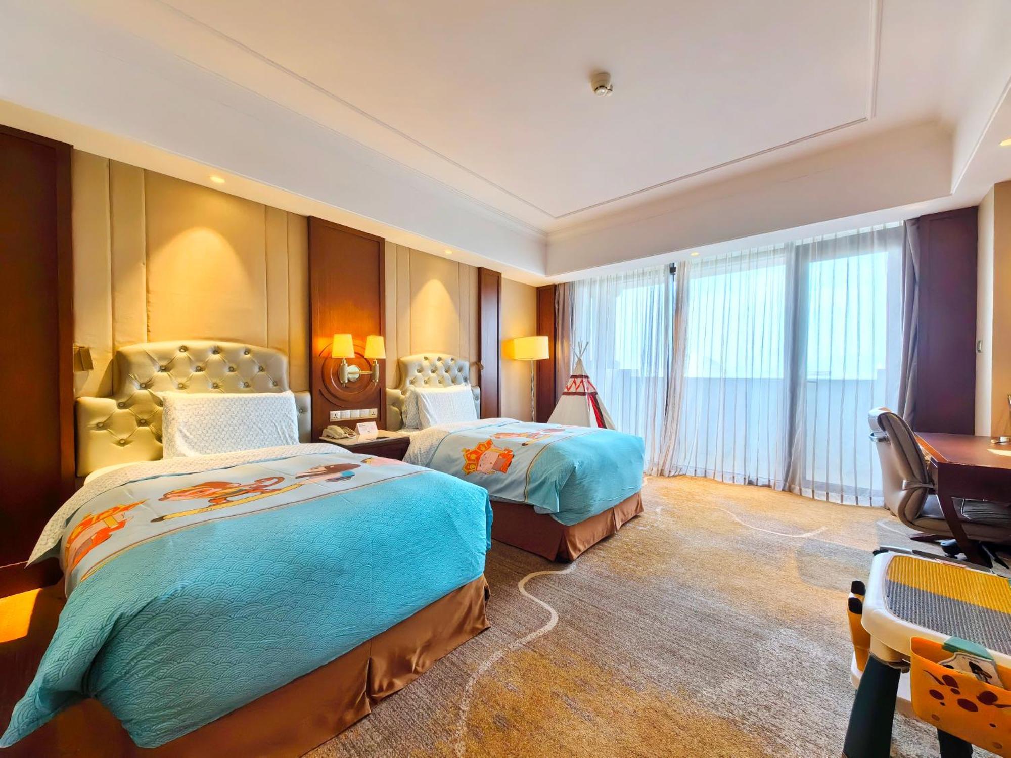 Отель Doubletree By Hilton Ningbo - Chunxiao Экстерьер фото