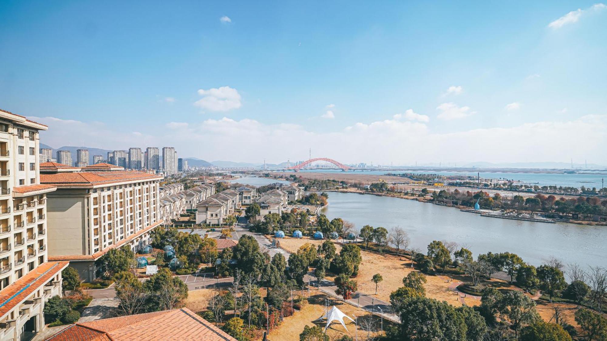 Отель Doubletree By Hilton Ningbo - Chunxiao Экстерьер фото