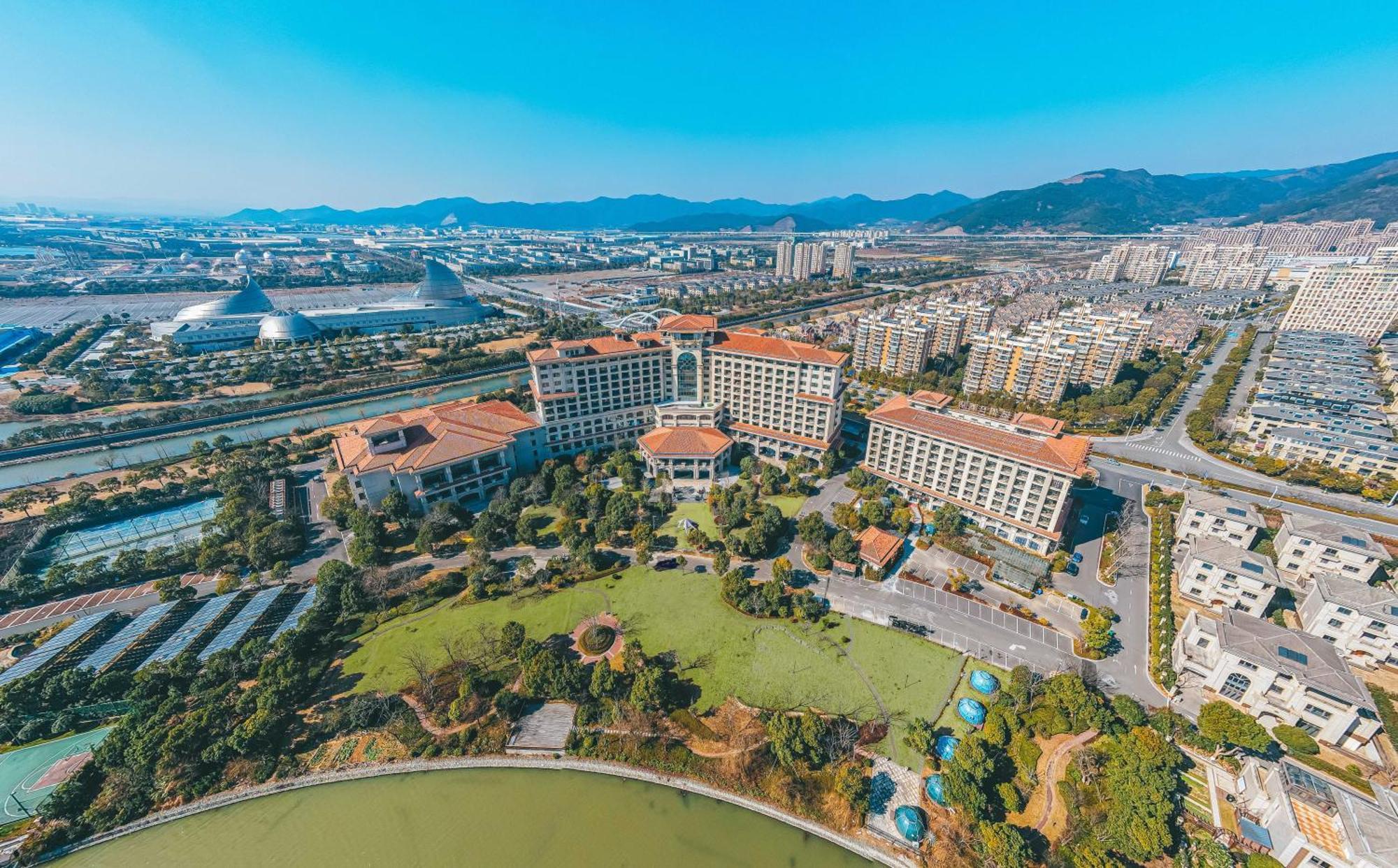 Отель Doubletree By Hilton Ningbo - Chunxiao Экстерьер фото