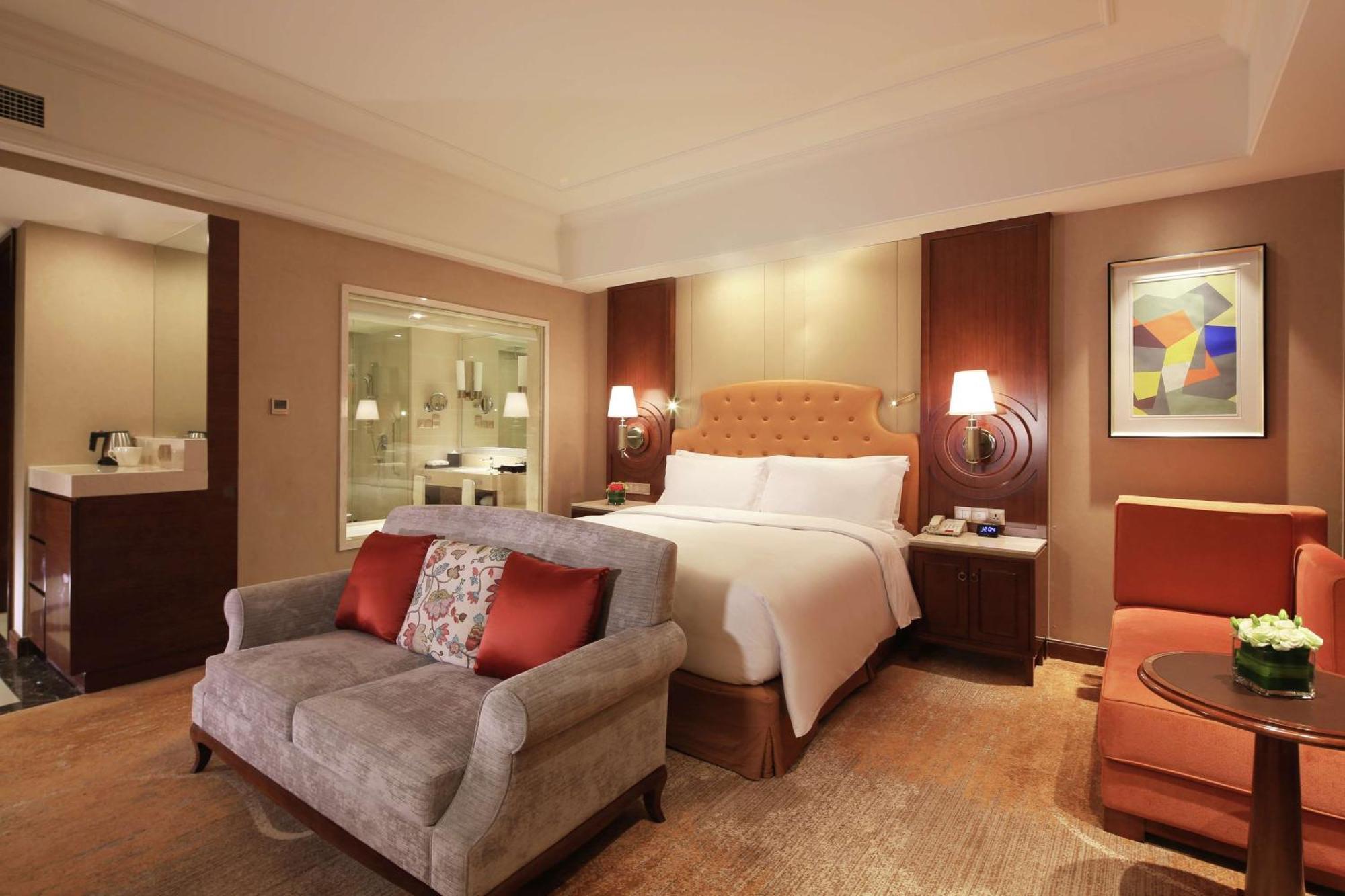 Отель Doubletree By Hilton Ningbo - Chunxiao Экстерьер фото